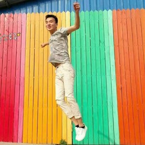 大林到处去拍照