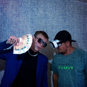 Bently (feat. PUSSYLEROY)