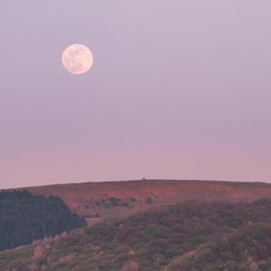 The Moon Has No Light of Its Own