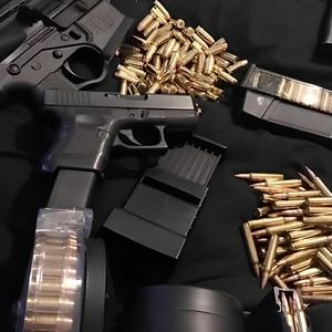 La Pistola (Remix) (feat. Jey Flores, El Gusta, Yarman Deu, JDPA & Brayan RR)