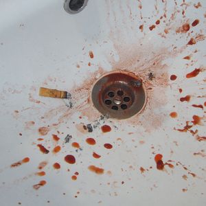 НИКОГДА НЕ СПИ И НИЧЕГО НЕ ЕШЬ