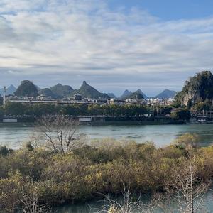 山歌牵出月亮来