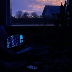 莫笑他人穿破衣