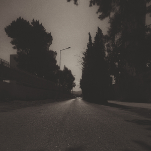 Mutsuzluk Yolunda Yalnızlık Üzerine