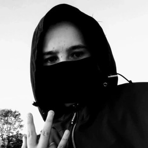 Я трахаю эту суку