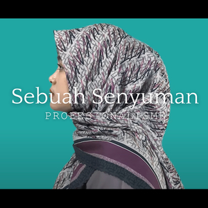 Sebuah Senyuman, Profesionalisme