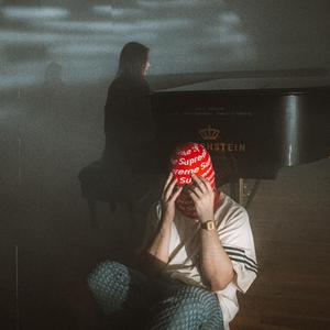 GRUDZIEŃ (feat. Natha)