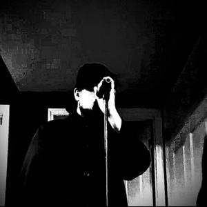 DRIVE MYSELF INSANE IN THIS ROOM