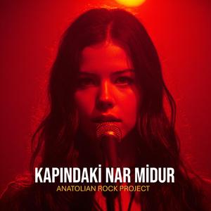 Kapındaki Nar Midur