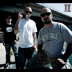 Posse Cut (feat. FL-How Aka La Plume & Craps)