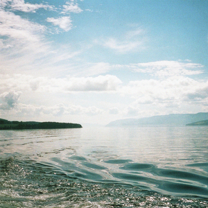 kafferep under gråmulna himlar