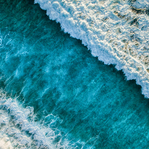 Caminado en la Orilla
