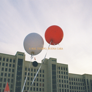 A mal tiempo, buena cara