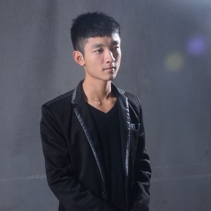 一生与你擦肩而过 伴奏