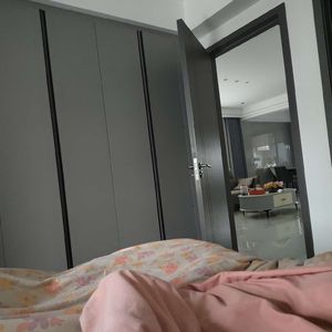 空房间回声-向钱看向厚赚