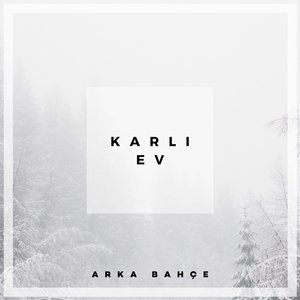 Karlı Ev