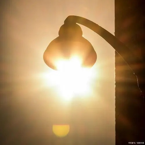 做自己的光不需要太亮