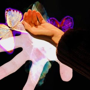 没有什么可以定义我们