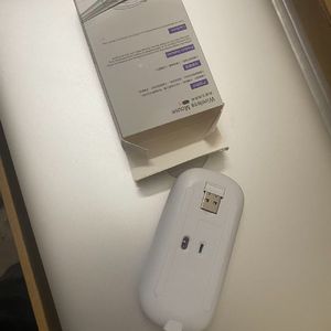 《河面漂浮的落叶信笺