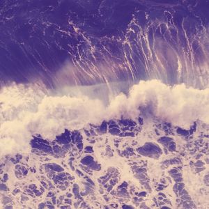 有趣平静的波浪情怀