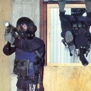 Evolving (feat. Nezzus)