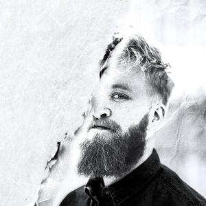 Muutun (feat. Taneli Läykki)