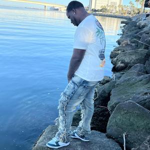 Fell Apart (feat. Qlassic)