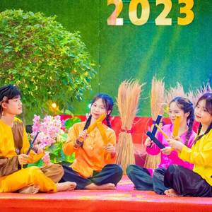 Búp Sen Hồng Vui Chào Khóa Tu Mùa Hè