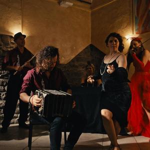 La Ultima Copa (feat. Marisol Martinez)