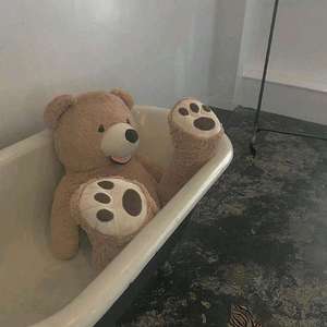 大概我还欠一根烟 迟到三个月