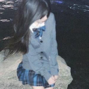 我本该炽热的青春里藏着大半的自卑