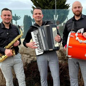 Oj pid hajom, Čom vy divky