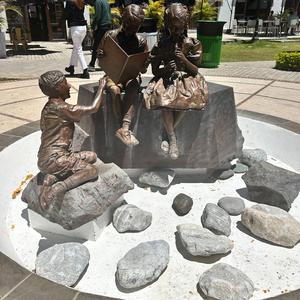 En las coronitas