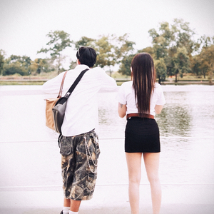รอบตัวเธอ