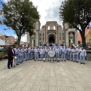 Super Grupo/Virgencita de la Puerta/No Supiste Comprender/Niña Mujer/Traición y Engaño - Cumbia